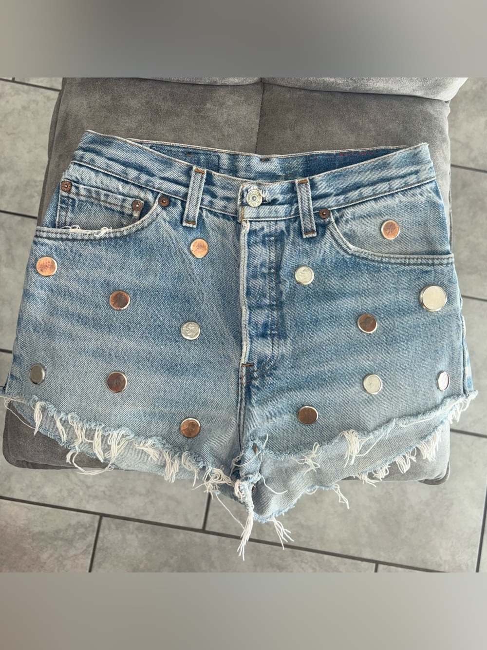 LEVI’S Re-Worked Vintage Coin Embellished Denim Shorts Size 27W